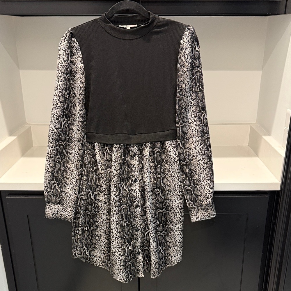Love Squared Snake Print Ribbed shirt dress. Size M